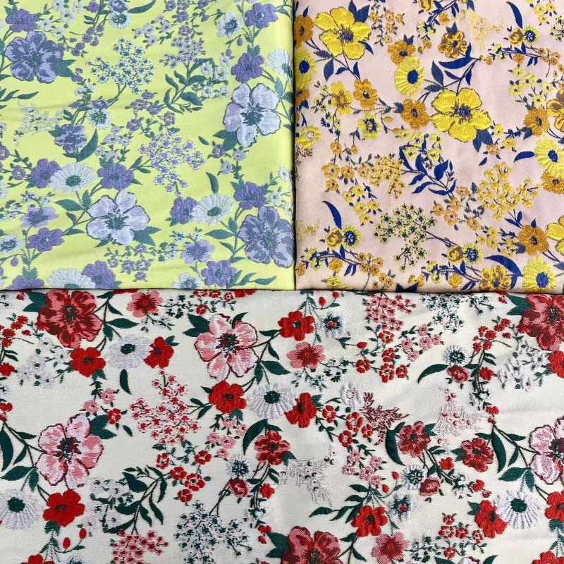 Vintage Sewing Textile - Kırmızı Küçük Çiçekli Jakarlı Kumaş Vintage