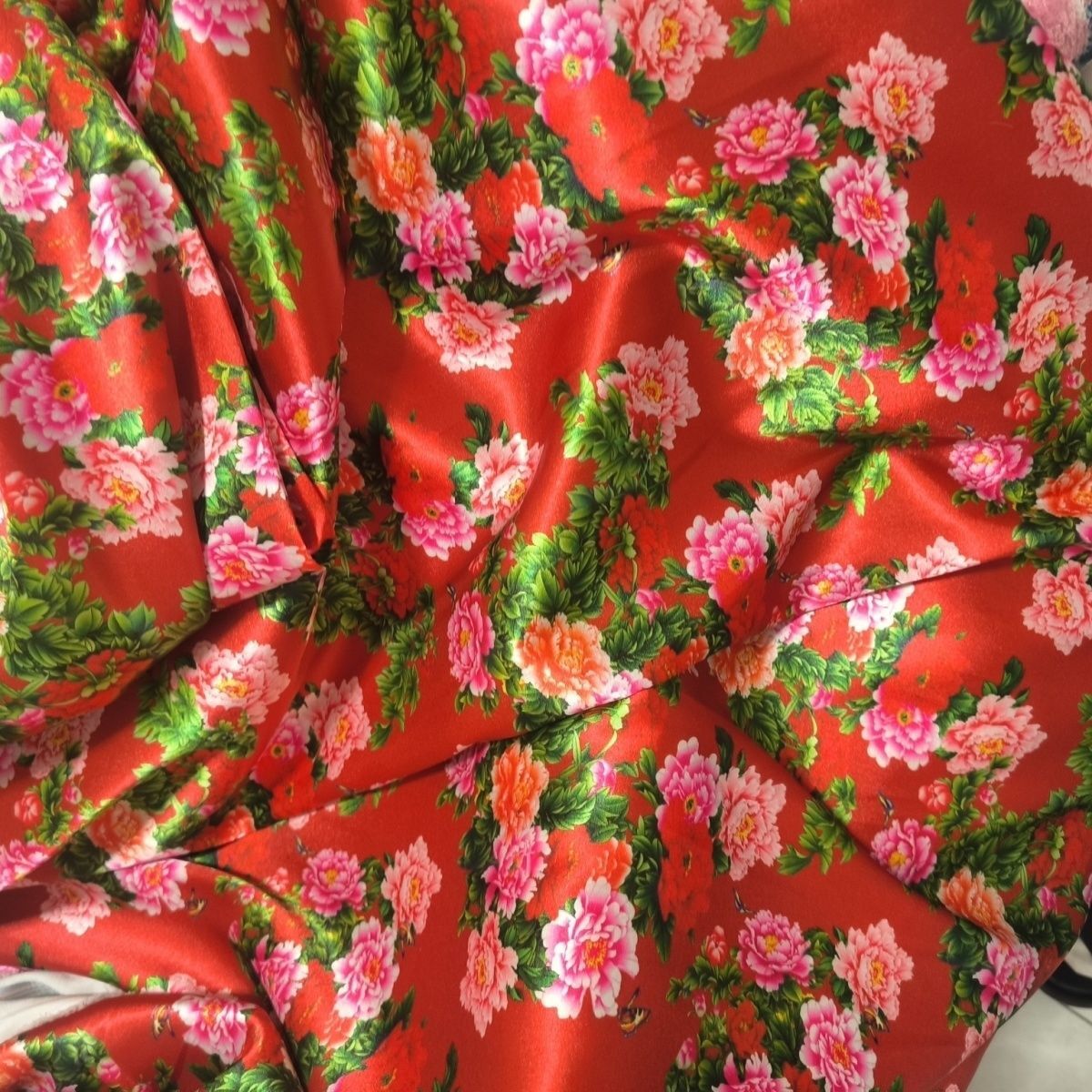 Sewing Textiles - Çiçek Desenli Asetat Saten Kumaş İpeksi